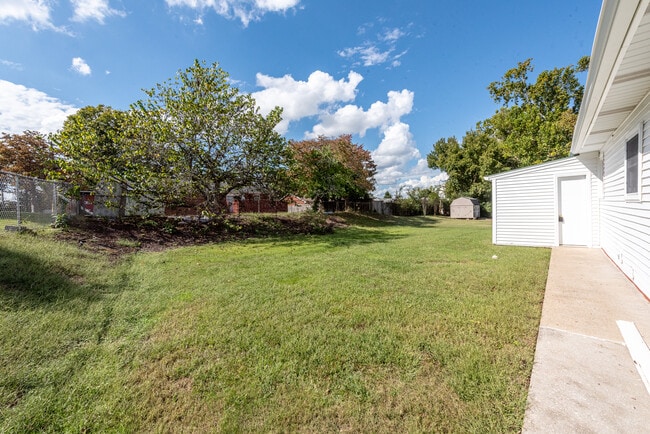 Building Photo - June St - Bedroom 1