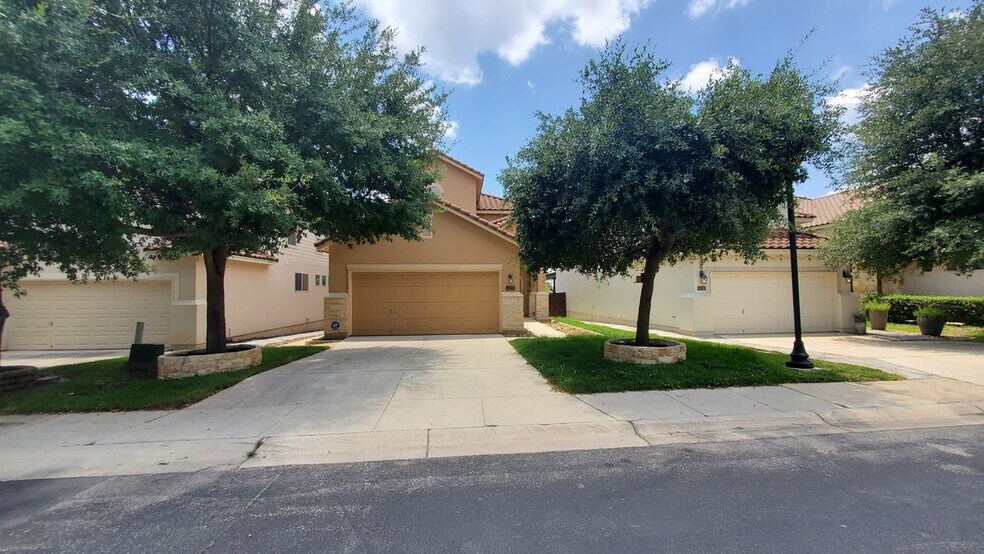 Building Photo - 4122 Woodbridge Way