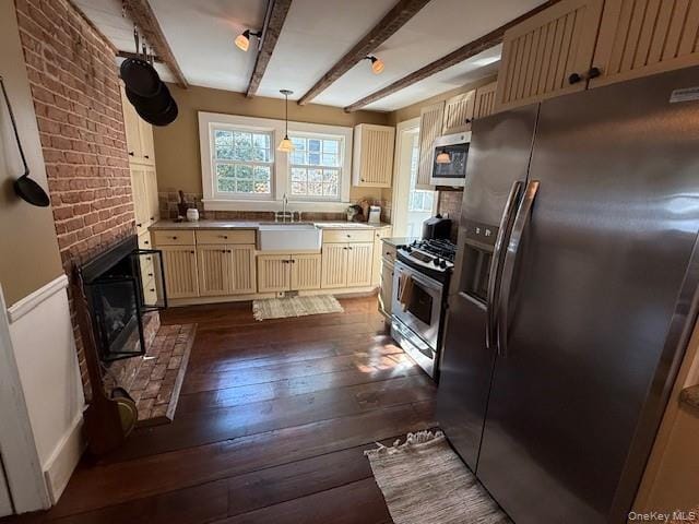 Building Photo - 225 Christian Ave