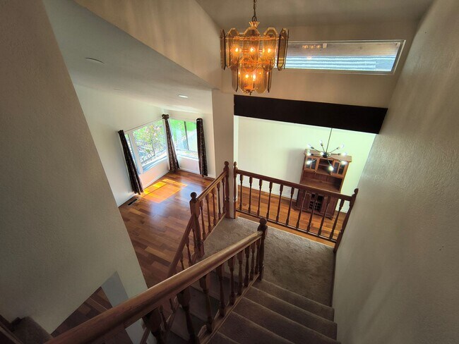 Building Photo - BEAUTIFUL TWO LEVEL 4BD/3BA HOME AVAILABLE IN MILPITAS, CA !!!!!!