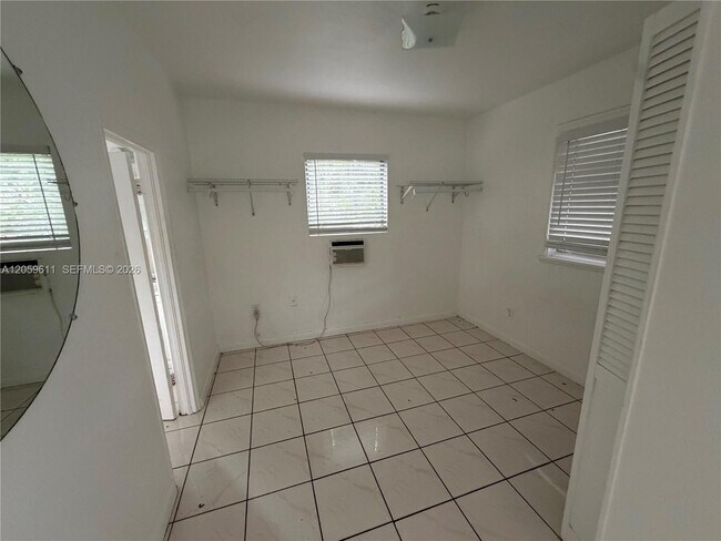 Building Photo - 2430 SW 25th Ter