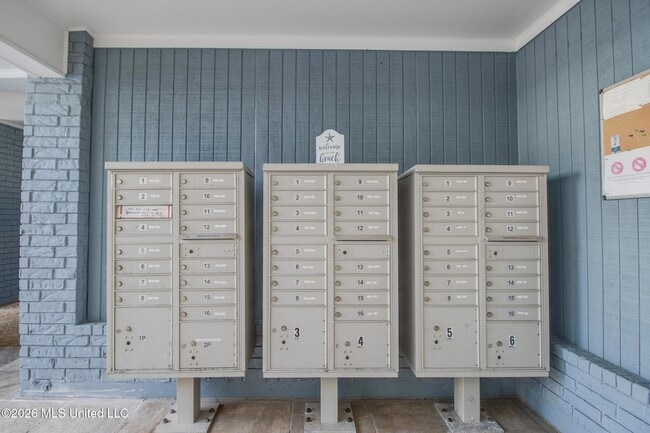 Building Photo - 1282 Beach Blvd