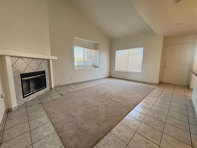 Building Photo - (APPLICATIONS PENDING) West Palmdale Townhouse