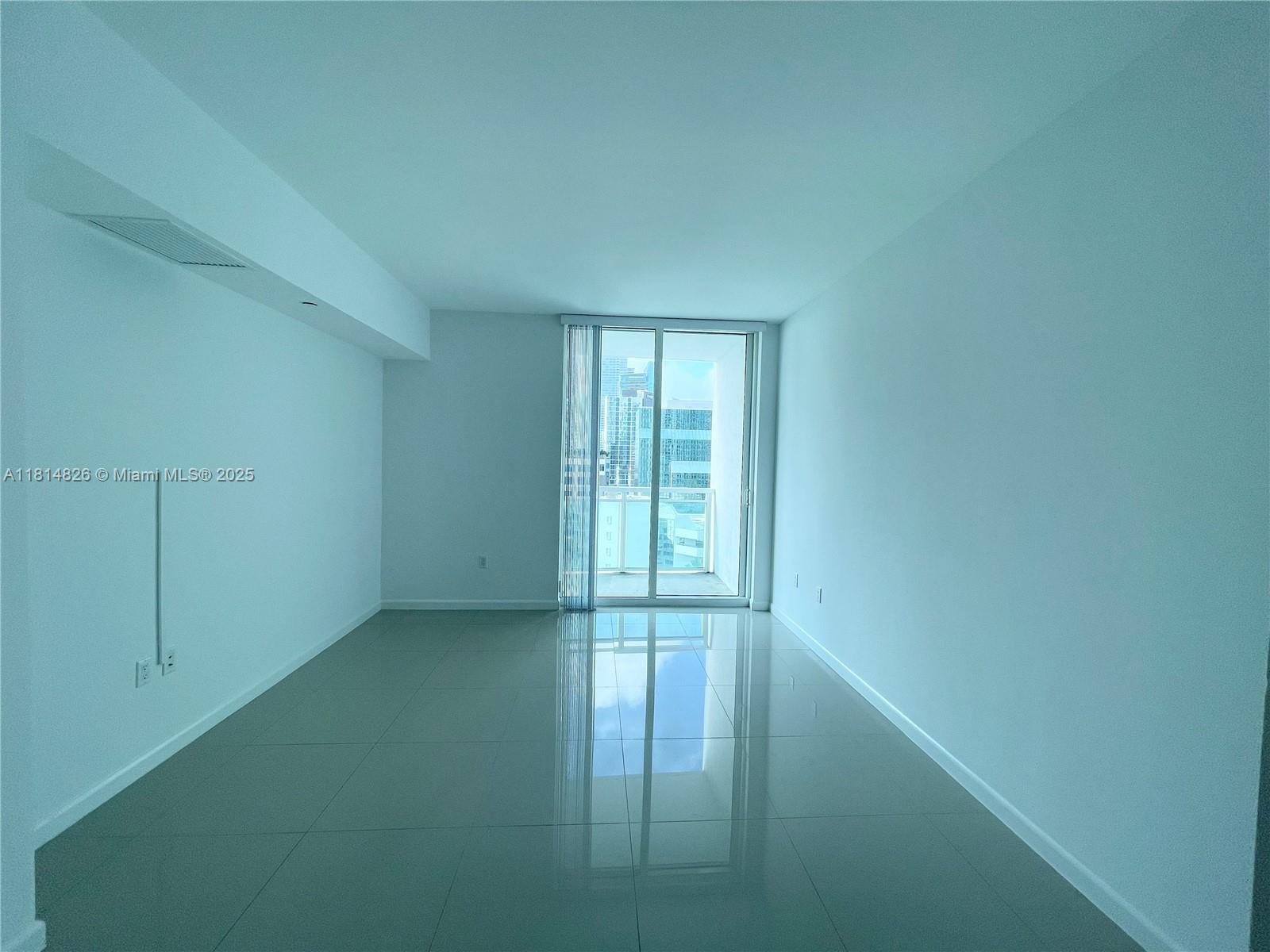 Building Photo - 950 Brickell Bay Dr