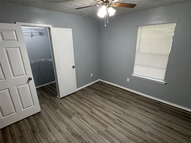 Building Photo - 23115 Ludgate Dr