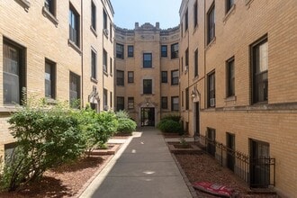 Building Photo - 423 W Belden Ave