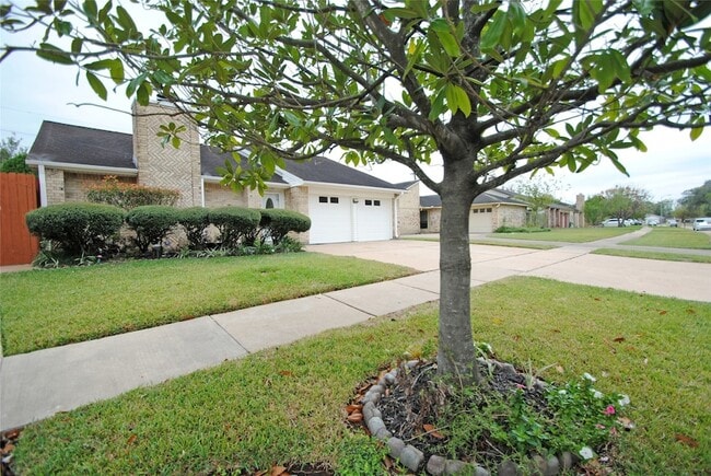 Primary Photo - 16311 La Luna Dr