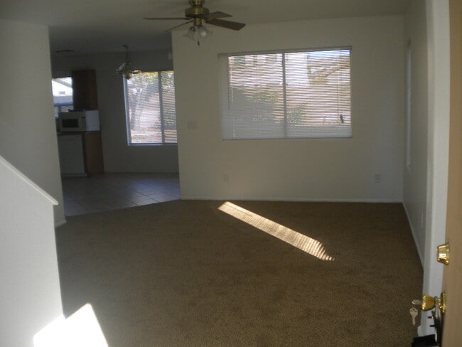 Primary Photo - Spacious 3 bedroom, 2.5 bathroom