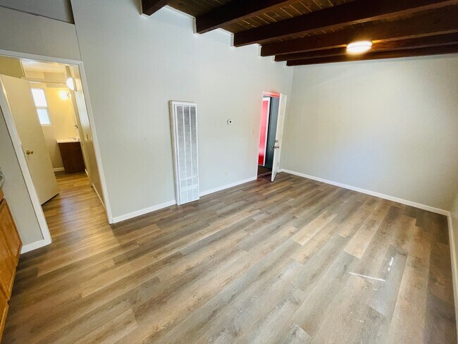 Building Photo - Studio apartment for RENT in South Lake Tahoe