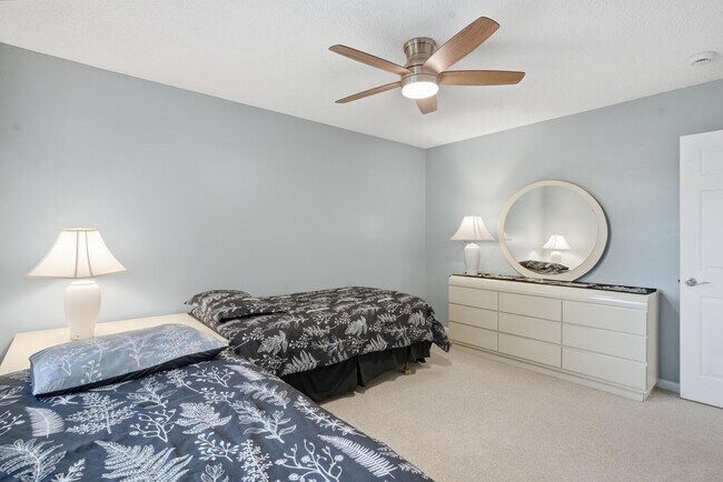 Building Photo - 9292 Vista Del Lago