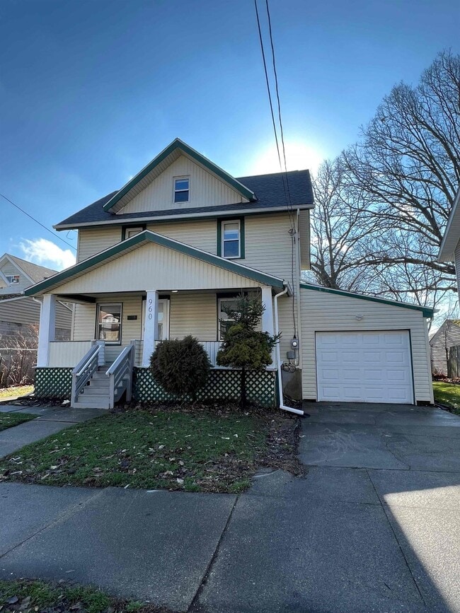 Building Photo - 960 Lawton St