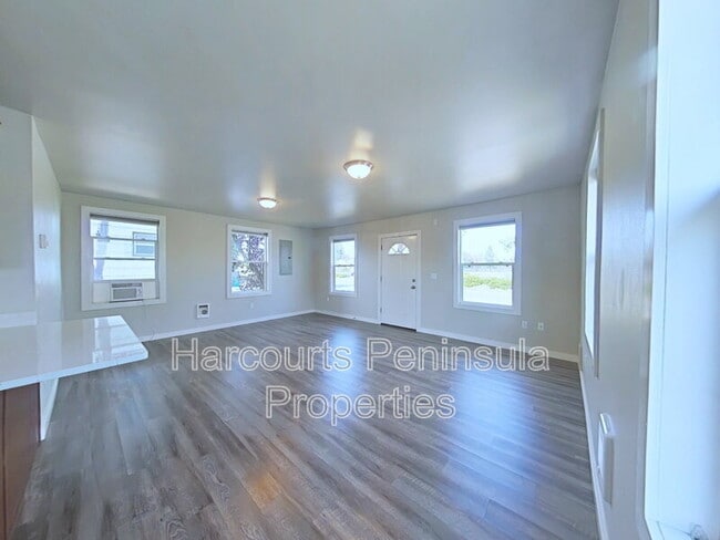 Building Photo - 1223 11th St