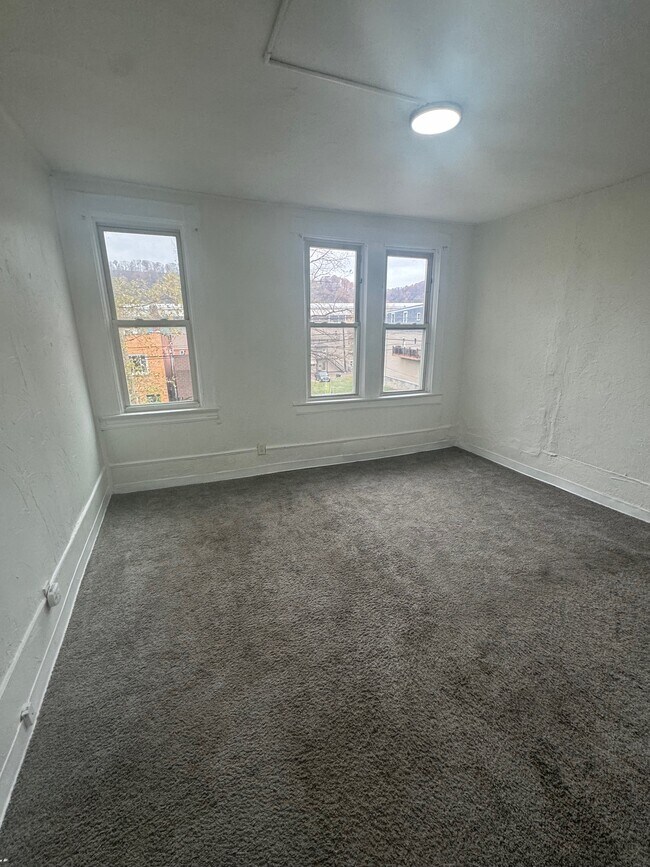 Building Photo - 5415 Second Ave