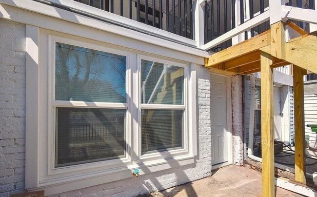 Building Photo - 3422 Roland Ave