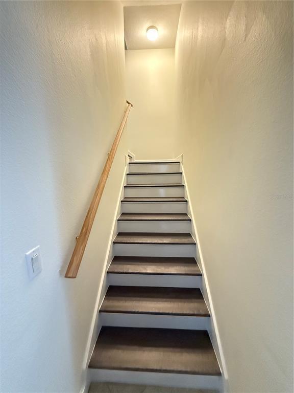 Building Photo - 10029 Chardonnay Dr