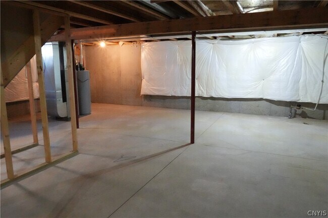 Building Photo - 5086 Minuteman Ln
