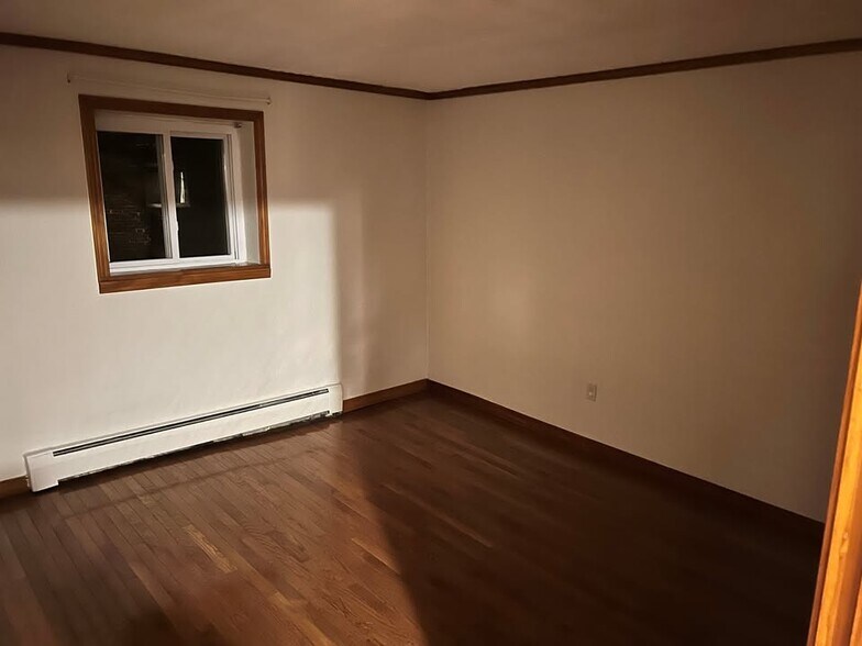 Building Photo - 20 Bryon Rd