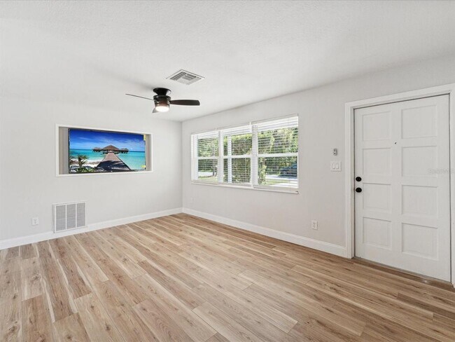 Building Photo - 5425 Waters Edge Dr