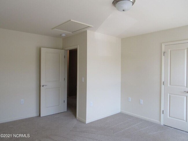 Building Photo - 2 BR 1.5 BA In Boyington Place