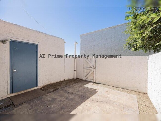 Building Photo - 5214 N 42nd Pkwy