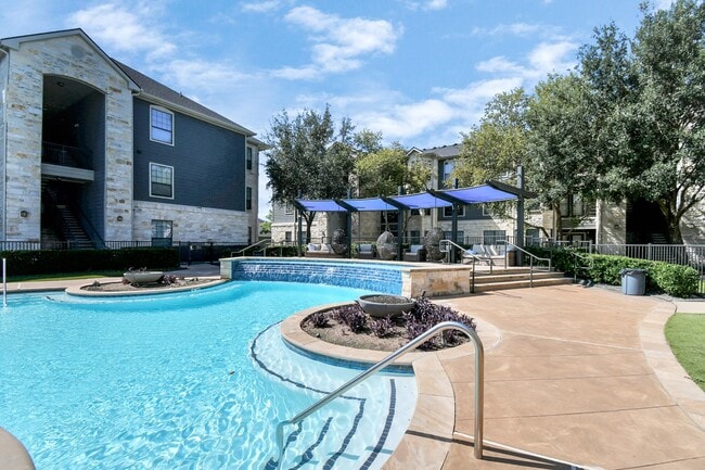 Building Photo - 6777 Sommerall Dr