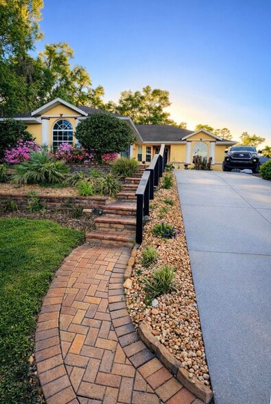 Building Photo - 5270 S Atwood Ter