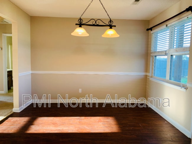 Building Photo - 218 Maddux Ct