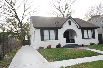 Building Photo - 2516 Isabella St