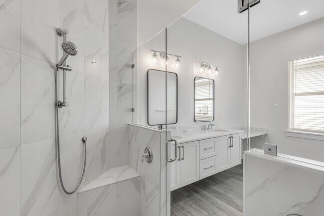 Building Photo - ** SEAHORSE AT CAMBRIA ** 3 BED + DEN - 3....