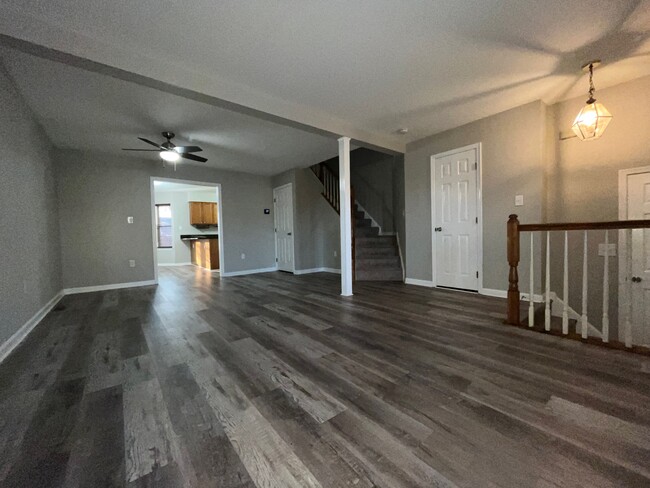 Living room pic 2 - 15094 Ardmore Loop