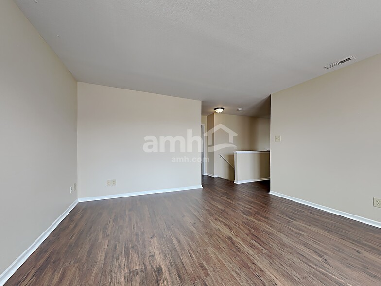 Building Photo - 10715 Inspiration Dr