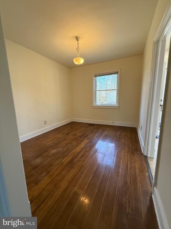 Building Photo - 9253 Dahlgren Rd