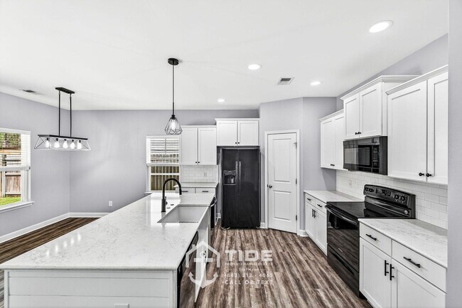 Building Photo - Spacious Living in Moncks Corner