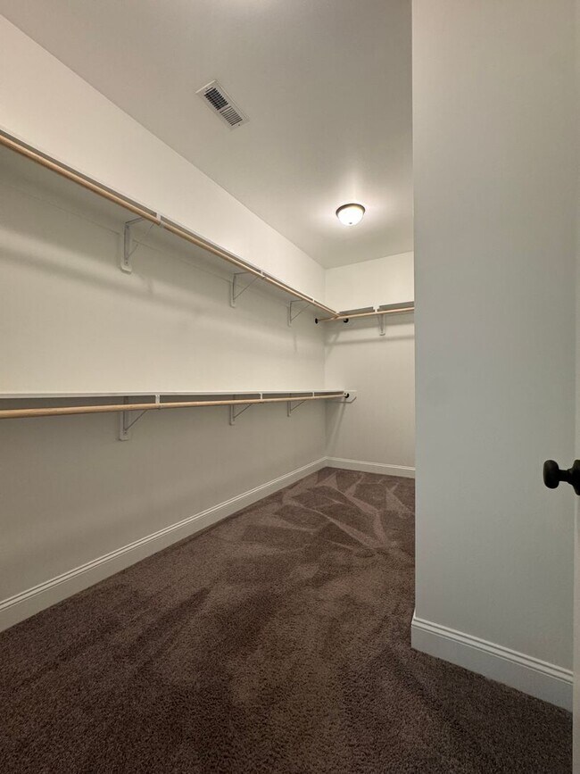 Building Photo - 234 Pumprock Dr