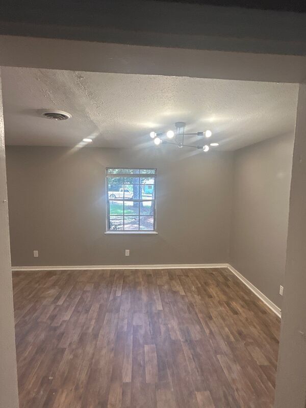 Building Photo - 1114 Garden Park Dr