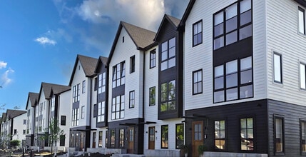 Building Photo - 3106 Cottonwood Ln