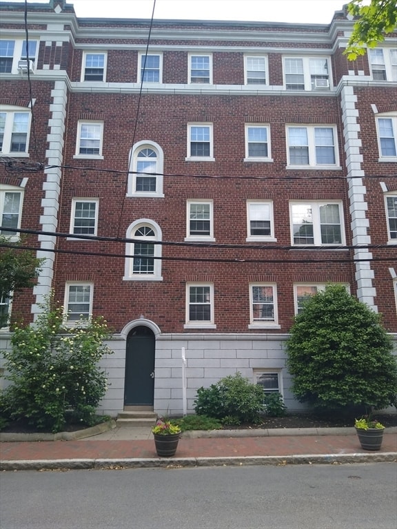 Building Photo - 41 Bowdoin St