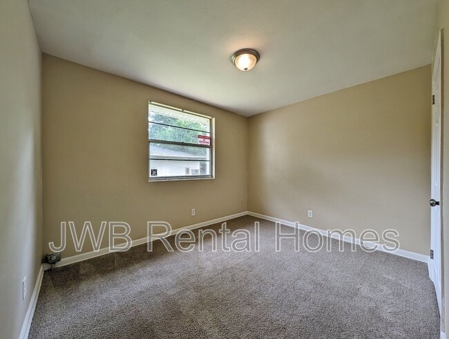 Building Photo - 4553 Astral St
