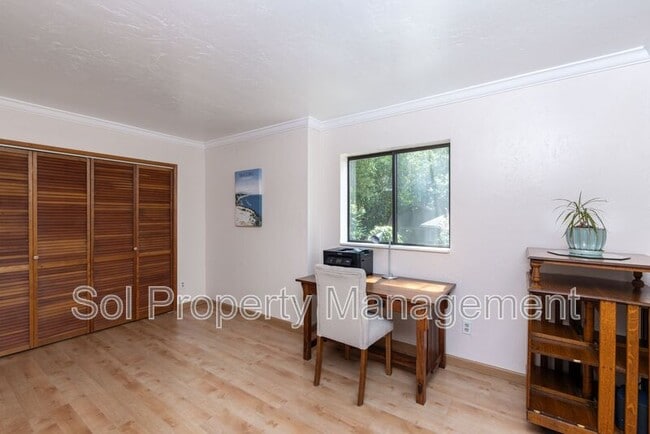 Building Photo - 646 Blue Ridge Dr