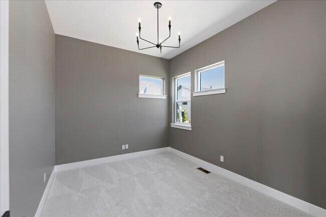 Building Photo - 11375 W Perthshire Ln