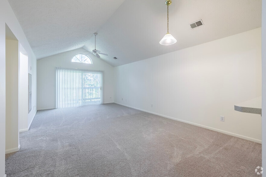 2BD, 2BA - 1,323SF - Living Room - Gallery Place Apartments