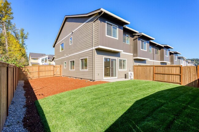 Building Photo - Pleasant Valley Villages 3 Bedroom Townhome with Community Center