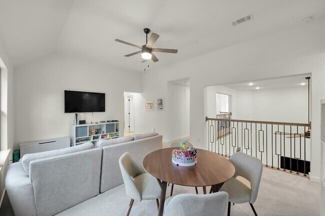 Building Photo - 212 S Empress Grn Pl