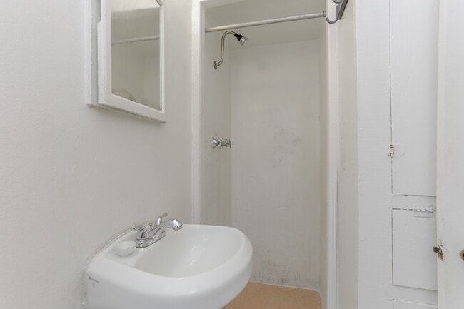 Building Photo - 1826 W Main St