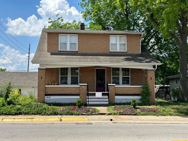 Primary Photo - 726 E Fifth St