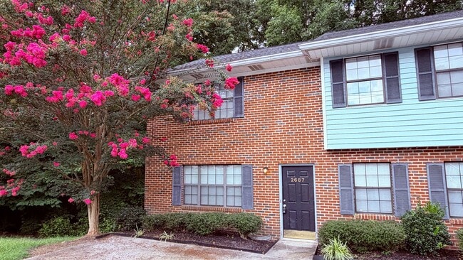 Building Photo - 2681 Parkside Way SW