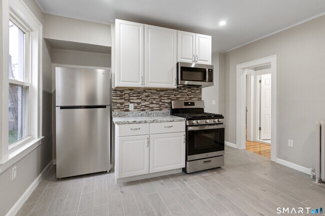 Building Photo - 30-32-32 Fenwick St