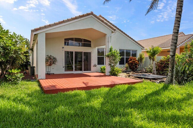 Building Photo - 9520 Lago Dr
