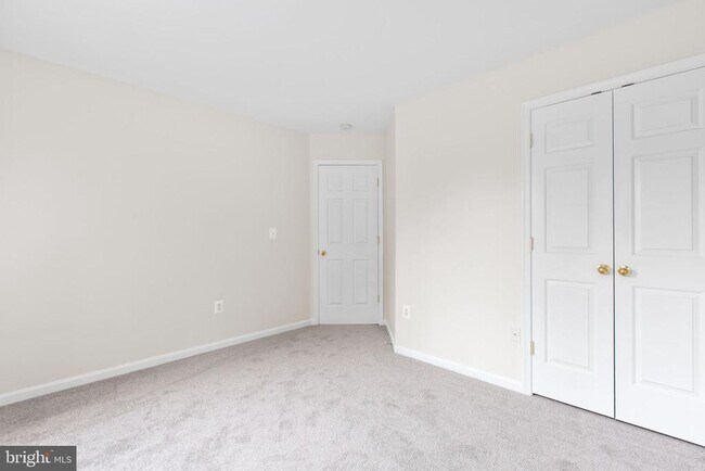 Building Photo - 17575 Deweys Run Ln