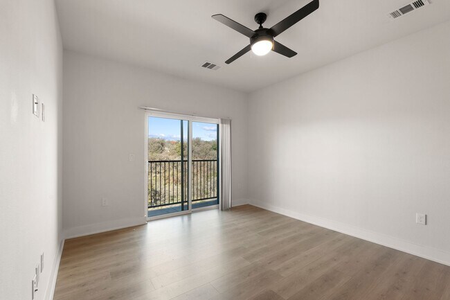 Building Photo - 2500 Longview St